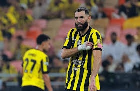 C罗：曼联的复兴必须要指望一群聪明人，就像多年前一样