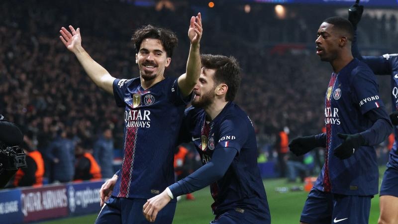 足球法甲豪门官宣续约核心前锋，合同长达五年